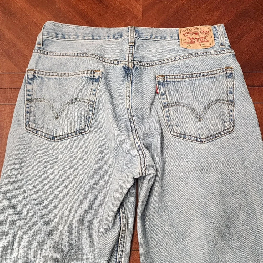 Levi's Jeans Mens 36x34 Light Wash 550 Relaxed Fit Tapered Leg Denim Casual